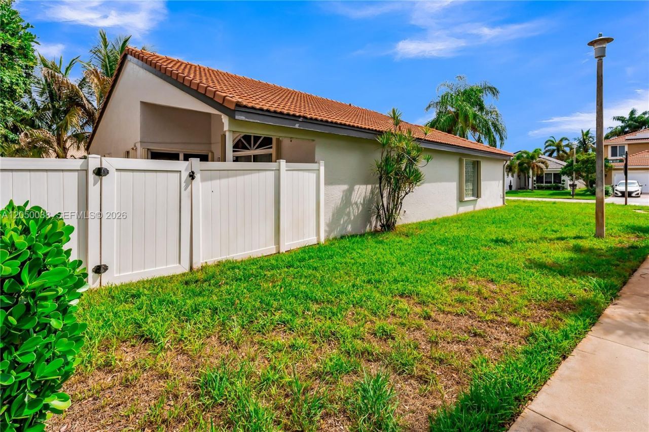 17971 SW 12th Ct , Pembroke Pines, FL 33029 Photo