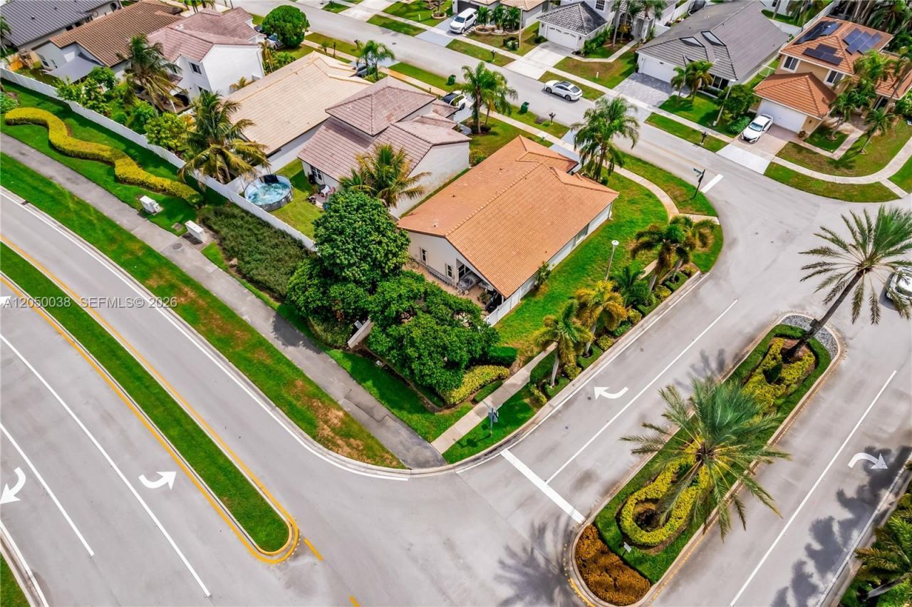 17971 SW 12th Ct , Pembroke Pines, FL 33029 Photo