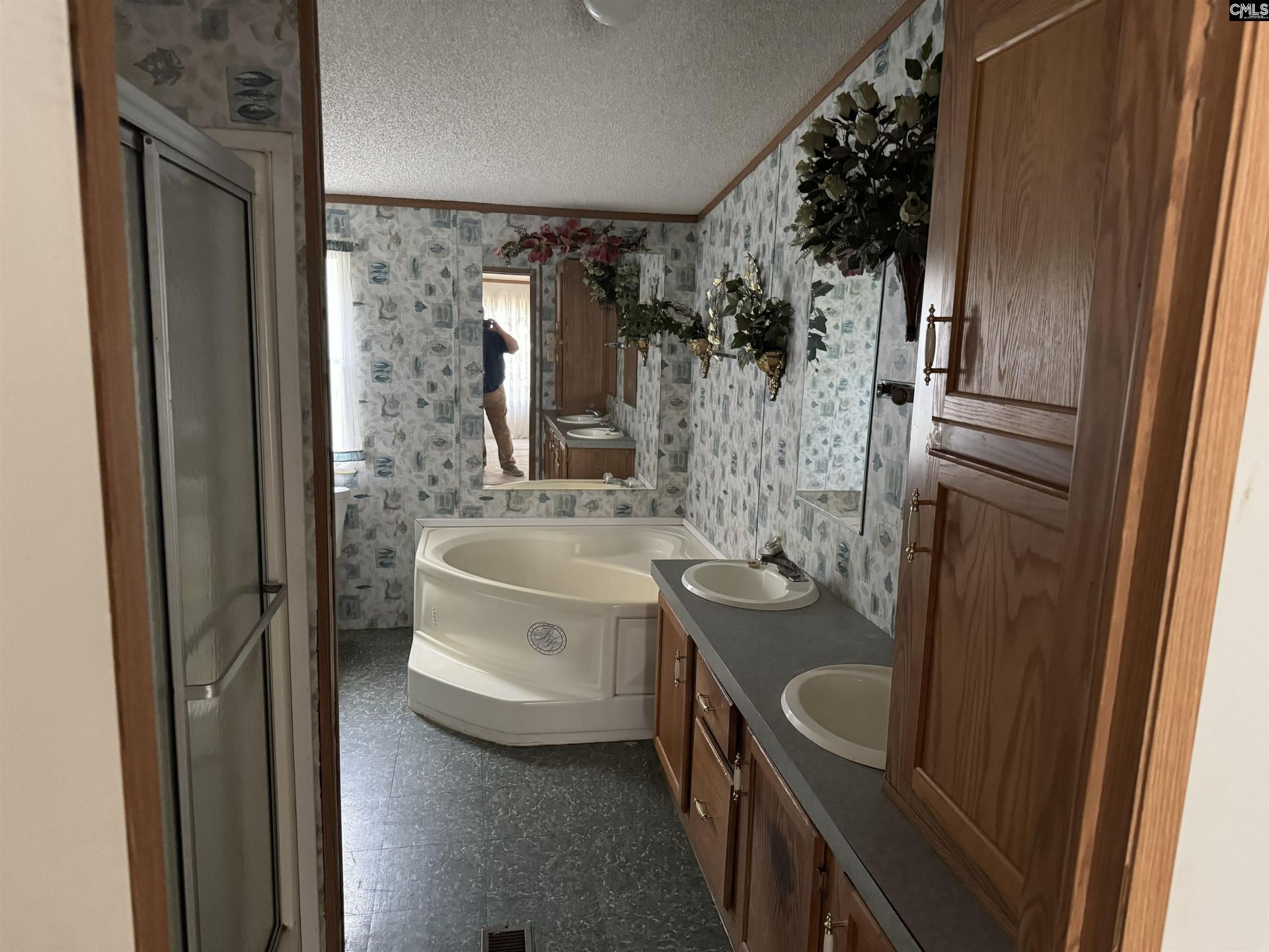 230 Alexander Place  Photo 9