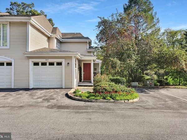 804 COUNTRY PLACE DRIVE , LANCASTER, PA 17601