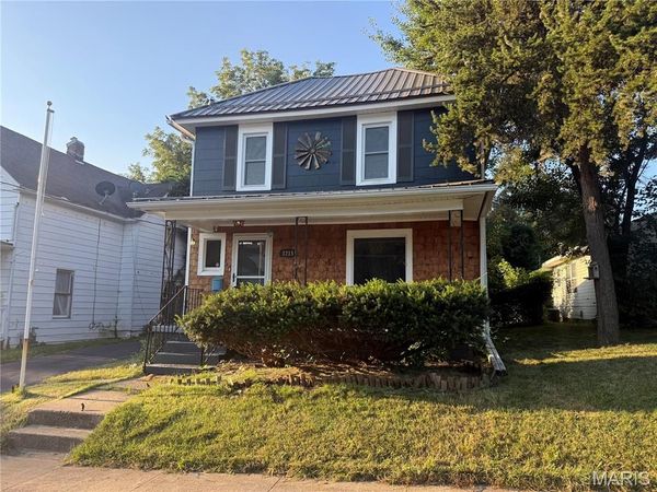 1215 Paris Avenue , Hannibal, MO 63401