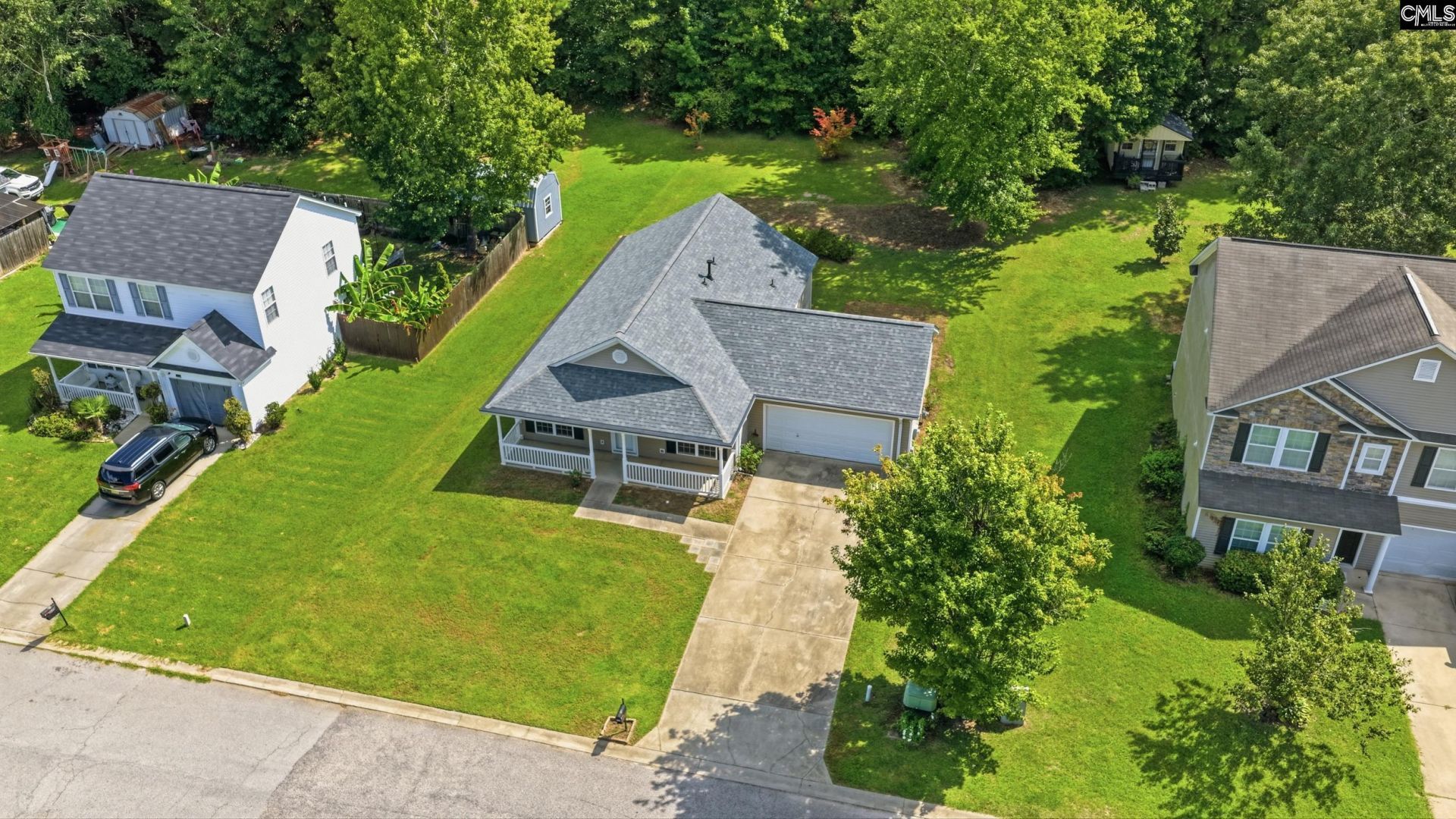 301 Blythe Creek Drive  Photo 4