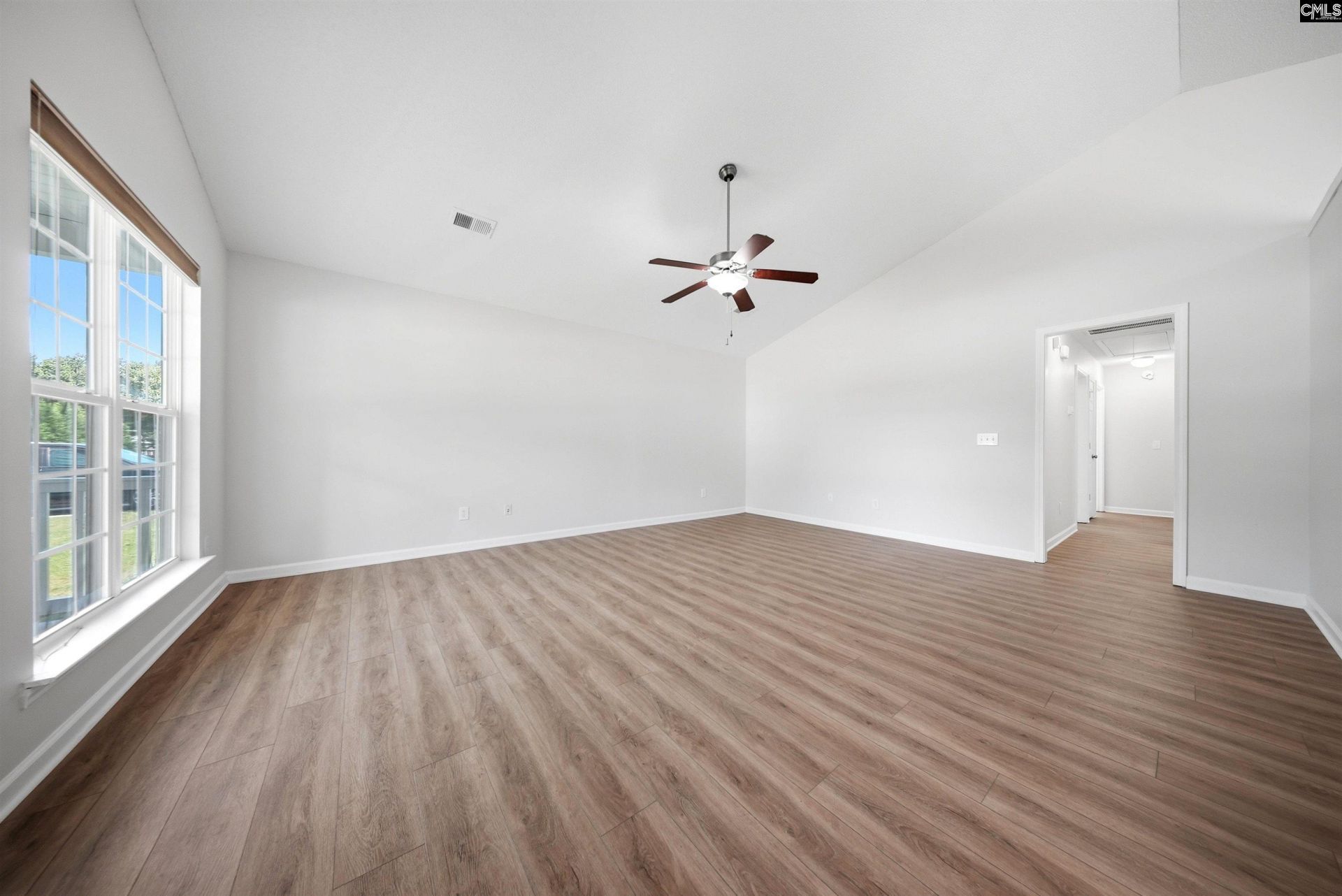 301 Blythe Creek Drive  Photo 7