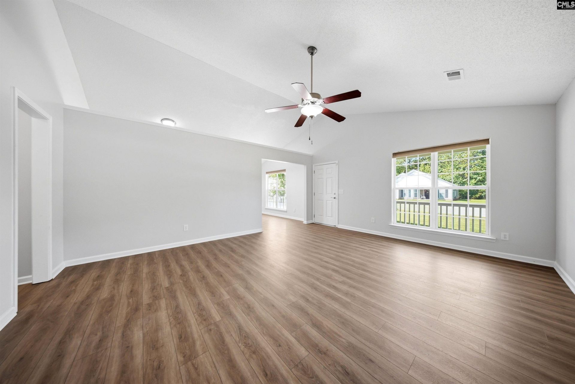301 Blythe Creek Drive  Photo 9