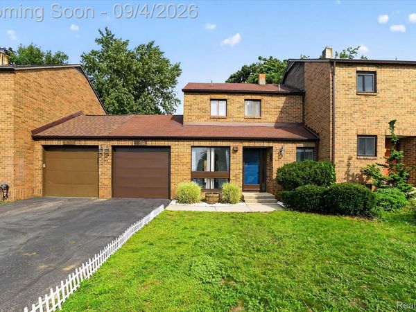 261 Heritage Commons Street SE, Grand Rapids, Mi 49503