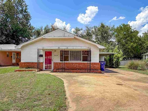704 S McFarland Street, Stillwater, OK 74074