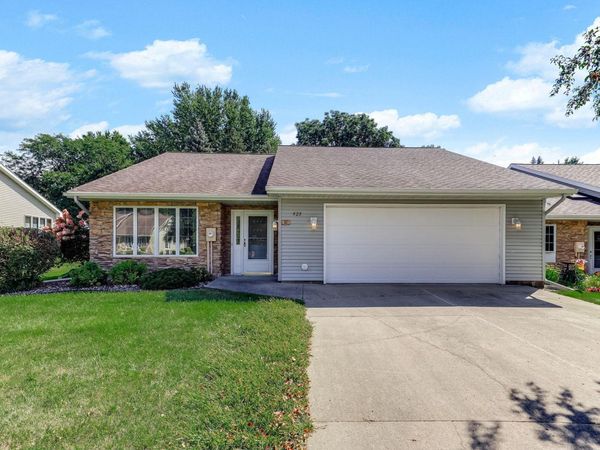 423 Tischler Avenue SE, Faribault, MN 55021