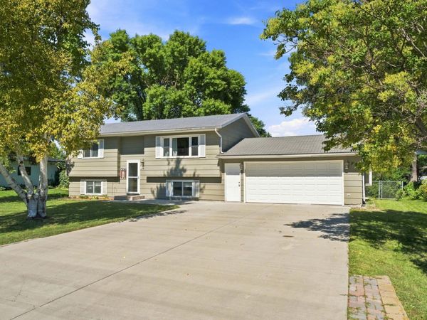 543 Crescent Drive , Thompson, ND 58278