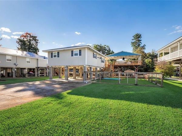 32800 CYPRESS Drive , Springfield, LA 70462