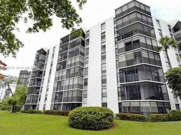 20500 W Country Club Dr, Unit 711, Aventura, FL 33180