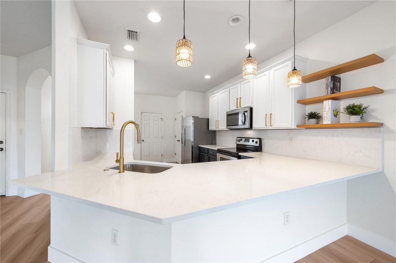 3768 Parkridge Circle, Unit 23-104, Sarasota, FL 34243 Photo