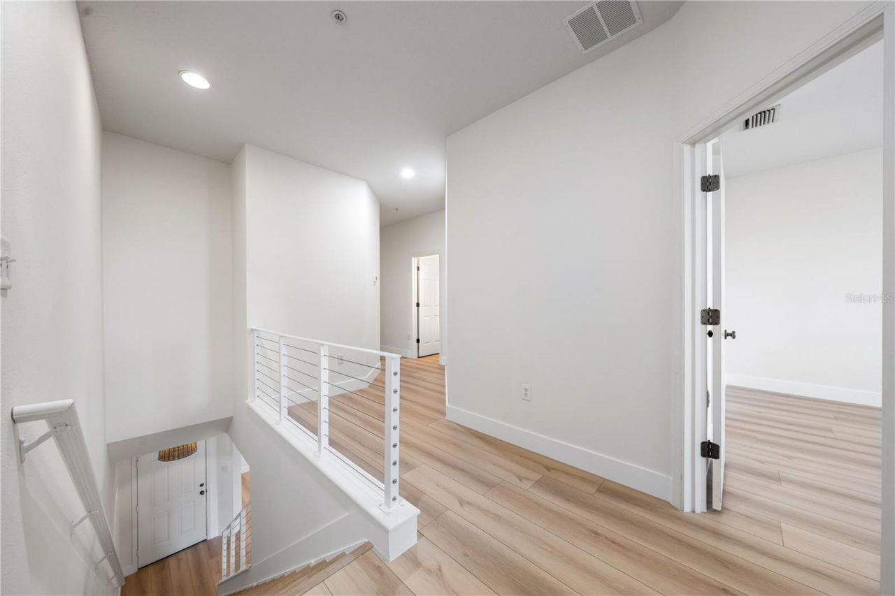 3768 Parkridge Circle, Unit 23-104, Sarasota, FL 34243 Photo