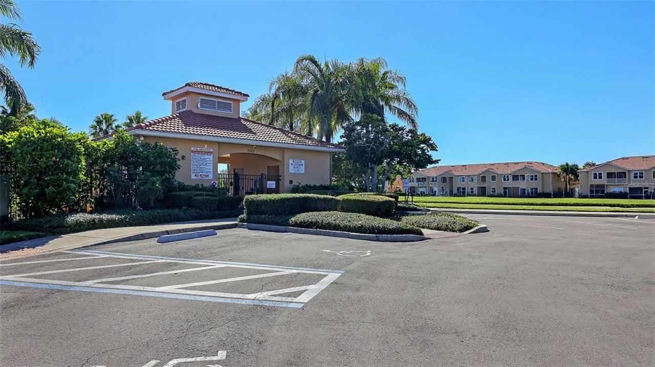 3768 Parkridge Circle, Unit 23-104, Sarasota, FL 34243 Photo