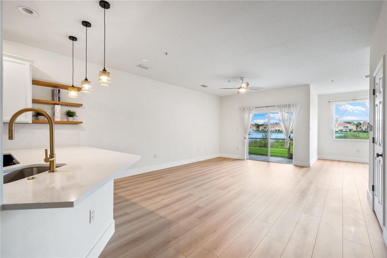 3768 Parkridge Circle, Unit 23-104, Sarasota, FL 34243 Photo