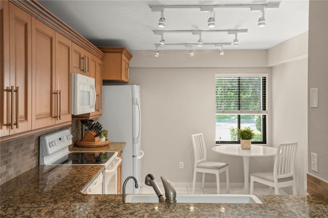 5 Escondido Circle , Unit 37, Altamonte Springs, FL 32701 Photo