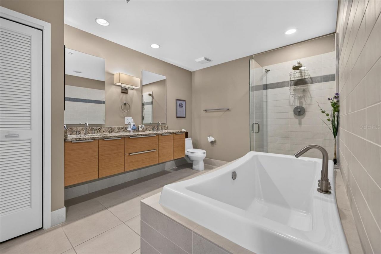 175 1st Street South Street, Unit 1106, Saint Petersburg, FL 33701 Photo