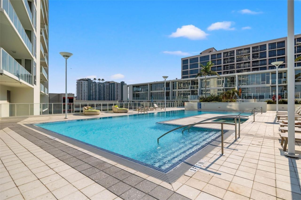 175 1st Street South Street, Unit 1106, Saint Petersburg, FL 33701 Photo