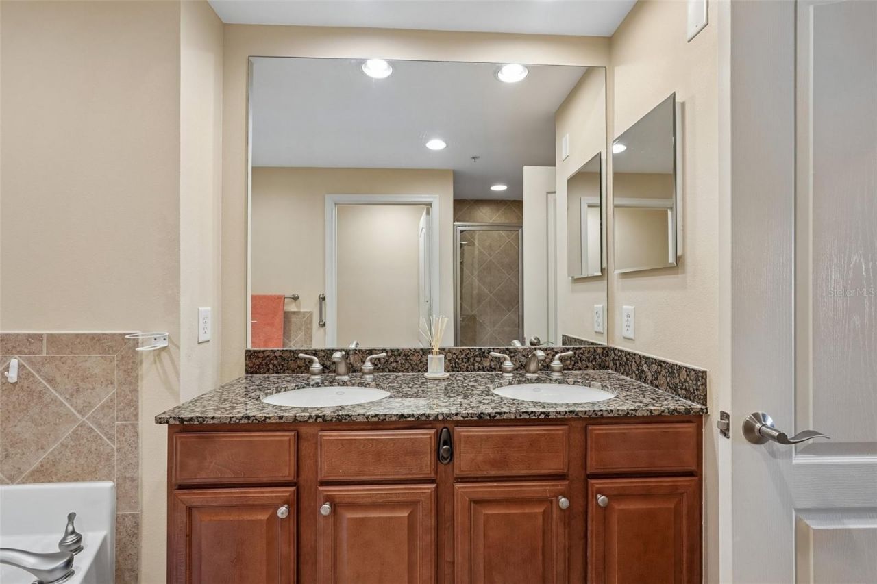 808 3rd Avenue W, Unit 809, Bradenton, FL 34205 Photo