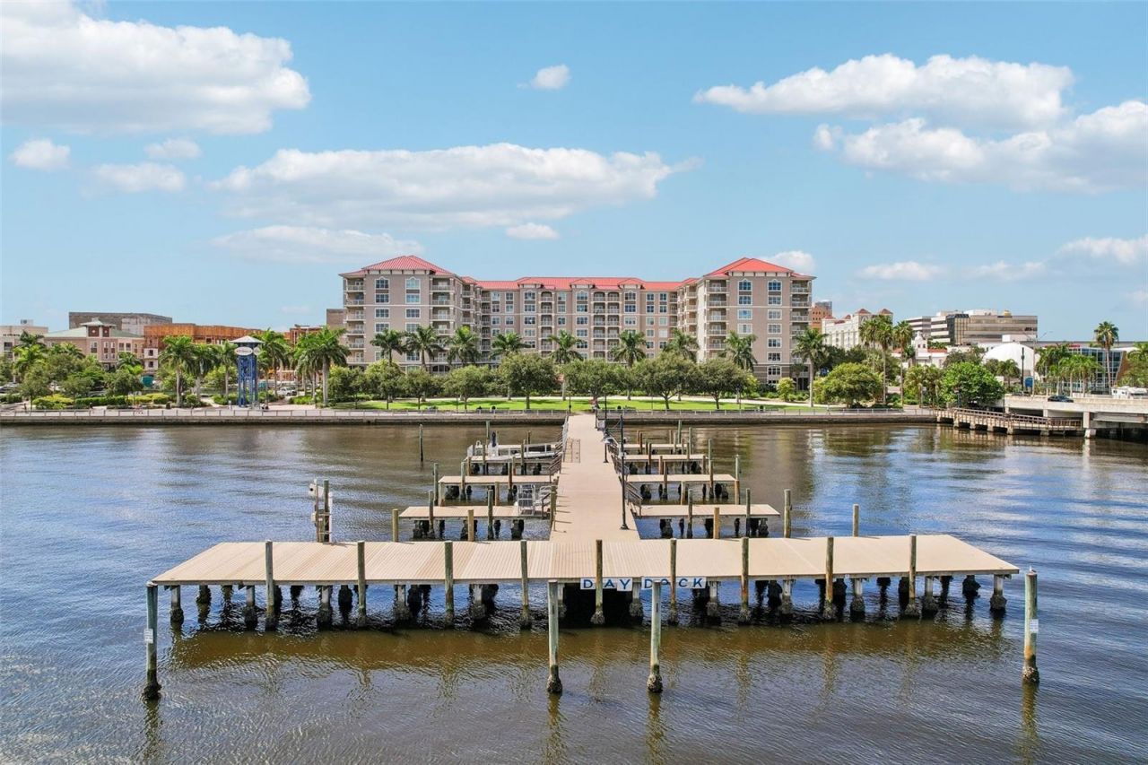 808 3rd Avenue W, Unit 809, Bradenton, FL 34205 Photo