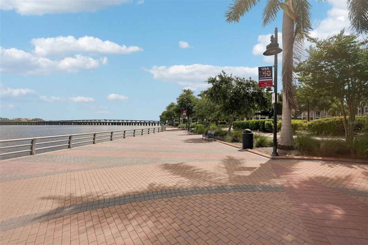 808 3rd Avenue W, Unit 809, Bradenton, FL 34205 Photo