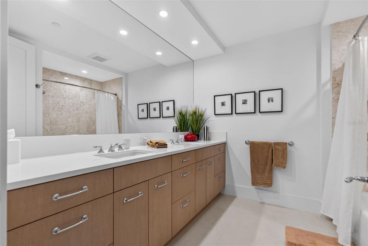 35 Watergate Drive, Unit 1104, Sarasota, FL 34236 Photo