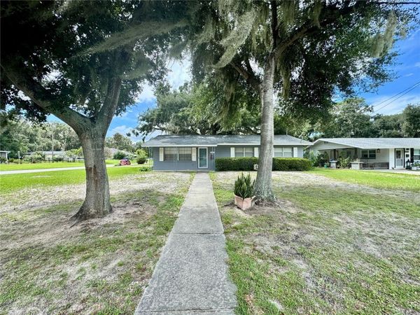1201 ORANGE AVENUE , TAVARES, FL 32778