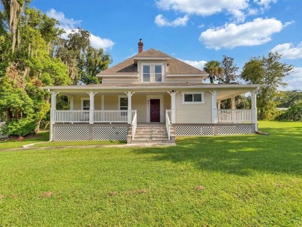 903 E NEW YORK AVENUE , DELAND, FL 32724