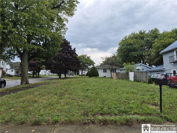 49 E Courtney Street , Dunkirk, NY 14048