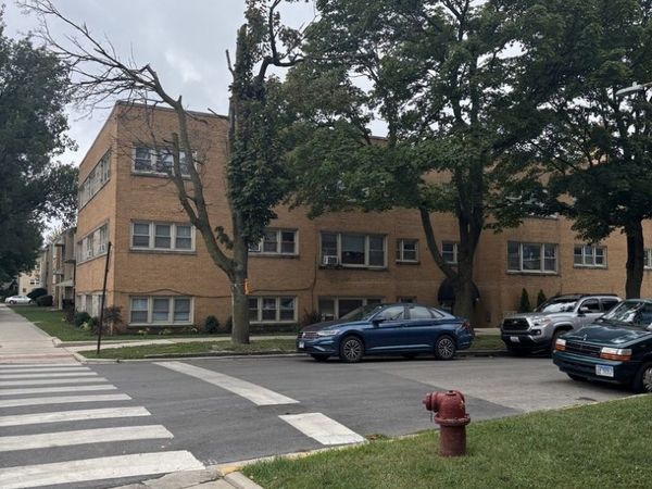 5601 W Byron Street , Unit A, Chicago, IL 60634