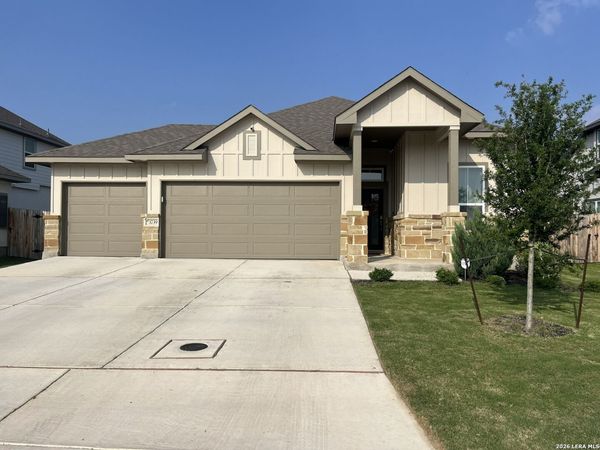 3739 Canby Oak, Seguin, TX 78155