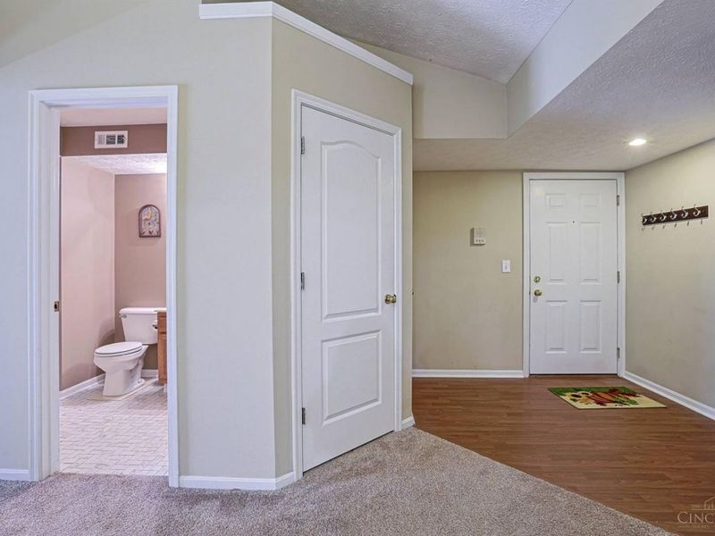 9941 Edgewood Lane, Unit C, Sharonville, OH 45241 Photo 4