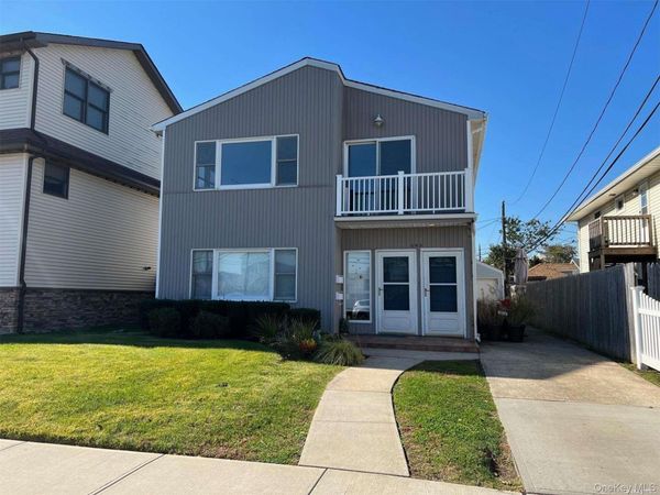 563 Neptune Boulevard , Unit Upper, Long Beach, NY 11561