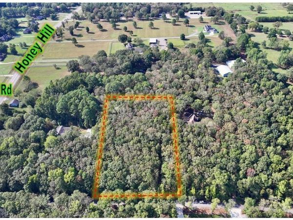 000 Country Garden Lane , Searcy, AR 72143