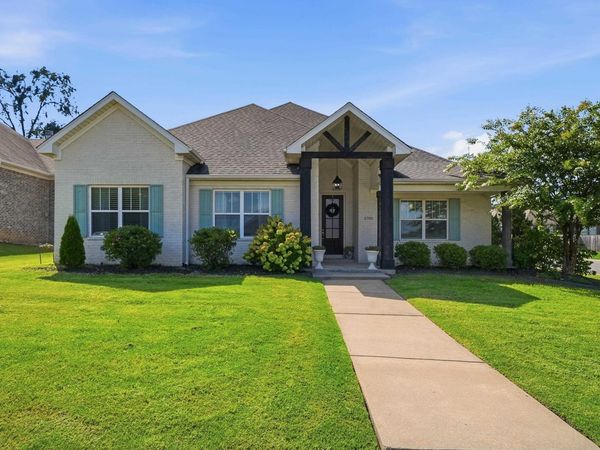 5709 Red Leaf Drive, Benton, AR 72019