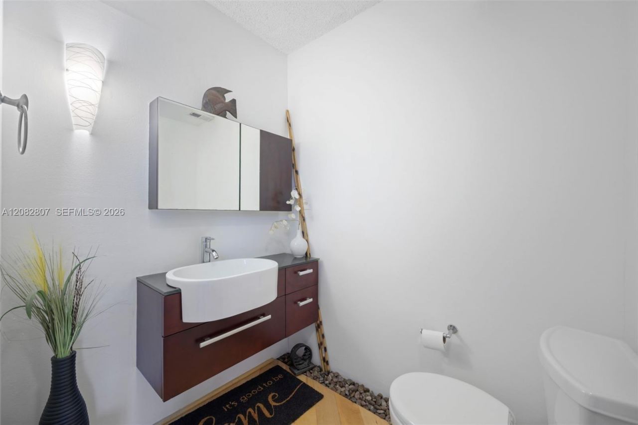 1901 S Ocean Dr, Unit 303, Hollywood, FL 33019 Photo