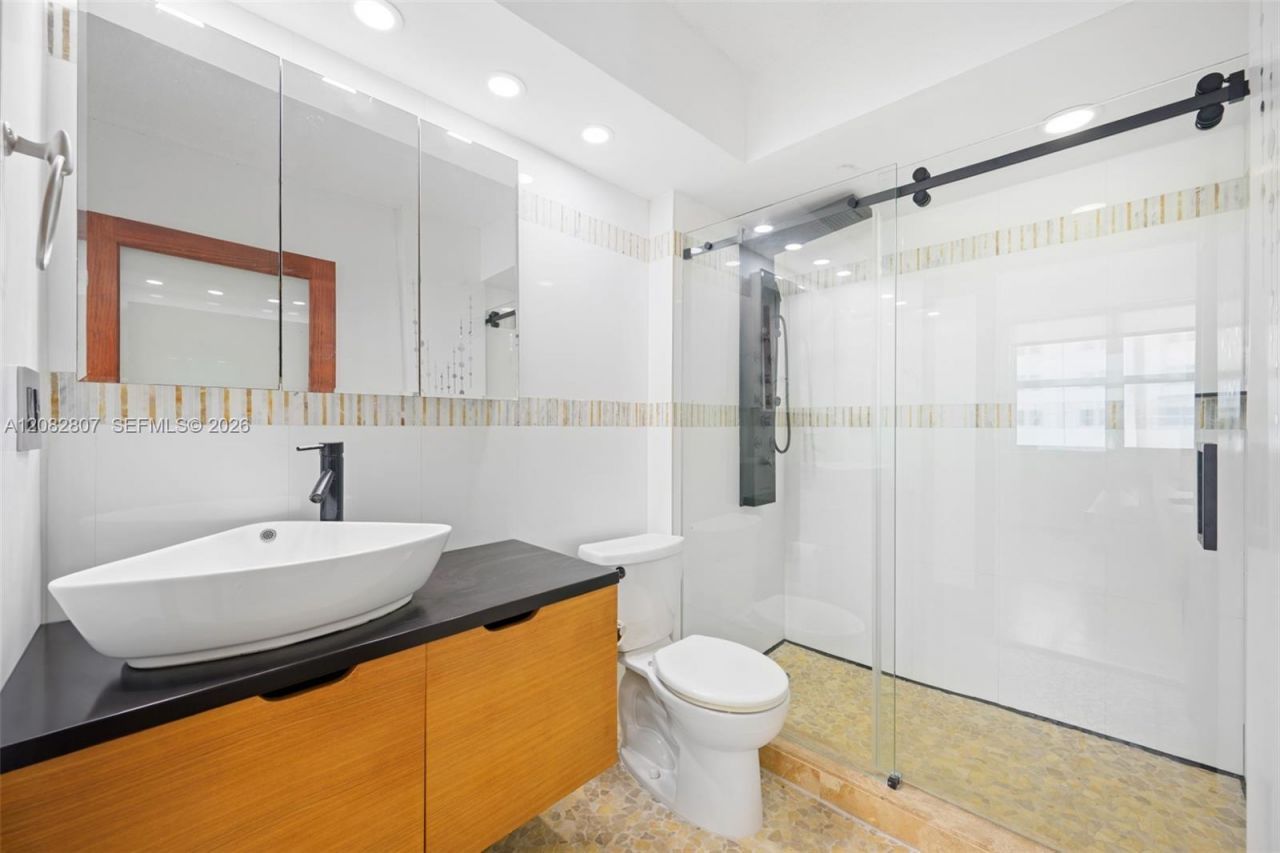 1901 S Ocean Dr, Unit 303, Hollywood, FL 33019 Photo