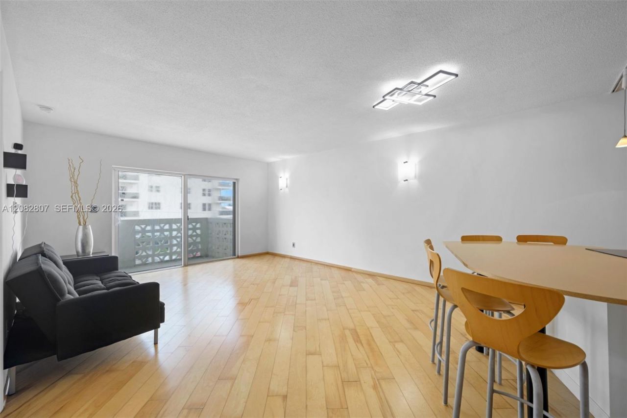 1901 S Ocean Dr, Unit 303, Hollywood, FL 33019 Photo