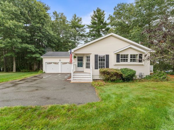 7012 Oak Point Dr., Middleboro, MA 02346