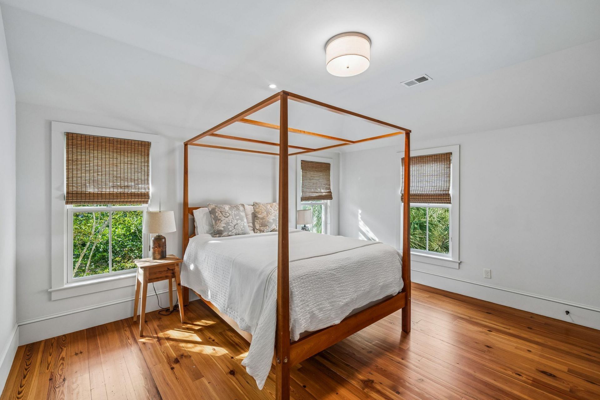 913 Pitt Street Photo 43