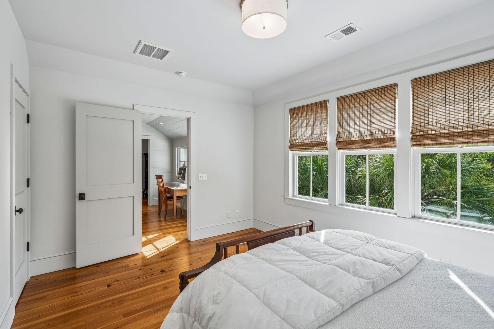 913 Pitt Street Photo 50