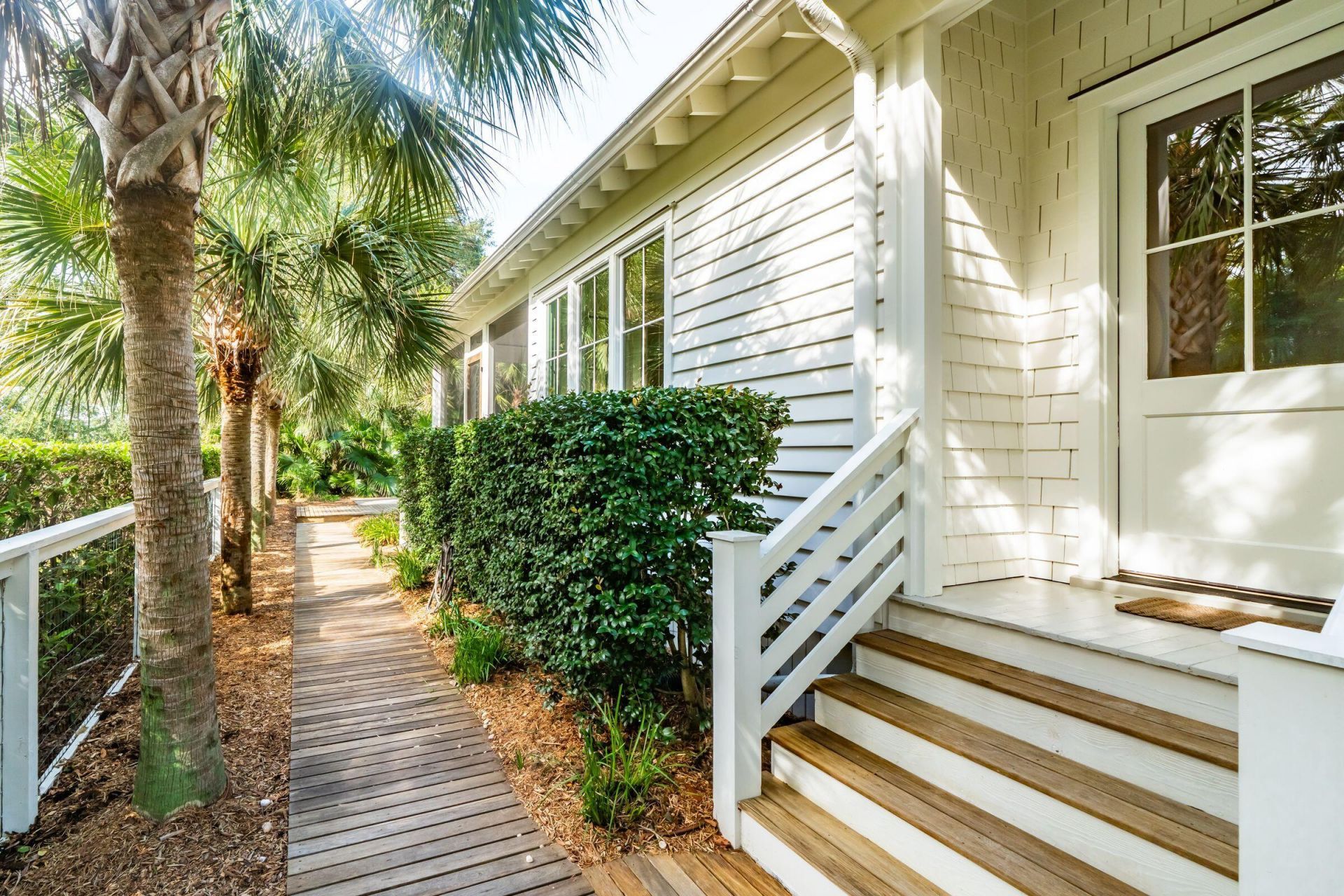 913 Pitt Street Photo 60