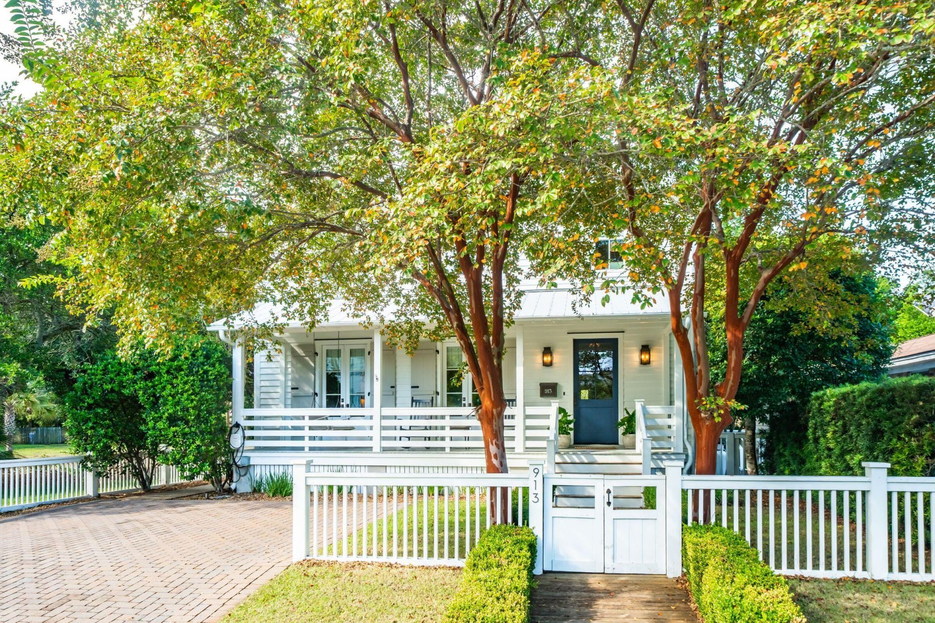 913 Pitt Street Photo 7