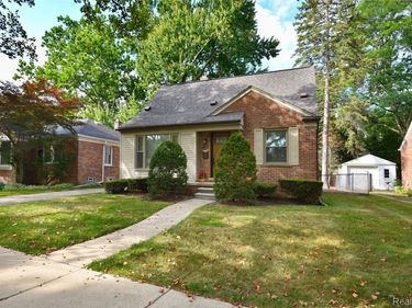 1526 E Melton Road , Birmingham, Mi 48009