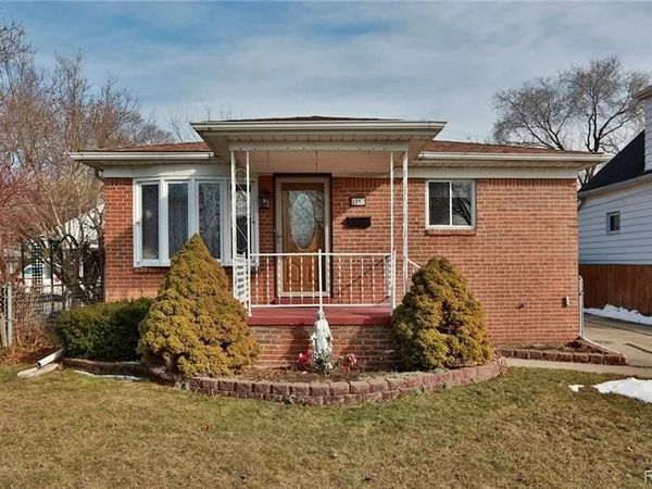 1257 Lindbergh Street, Wyandotte, Mi 48192
