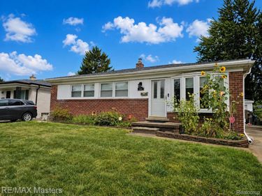 1566 Leslie Street, Westland, Mi 48186