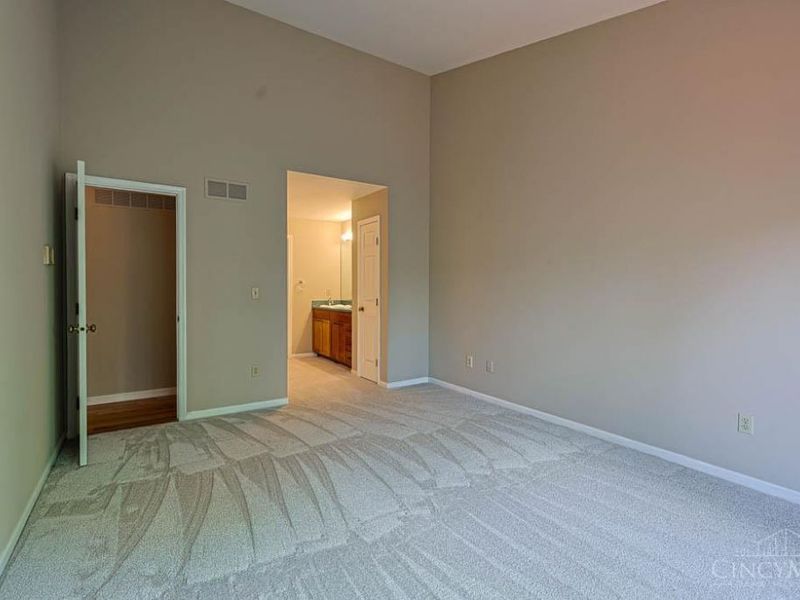 699 Totten Way, Cincinnati, OH 45226 Photo 16