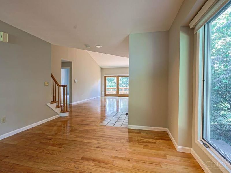 699 Totten Way, Cincinnati, OH 45226 Photo 8