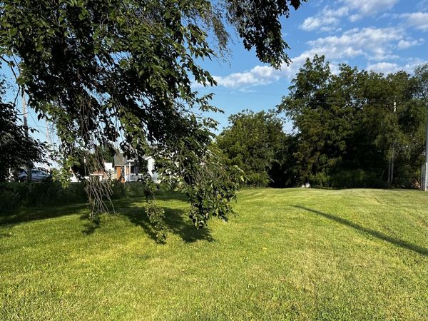 000 East Road , Cambridge, IL 61238