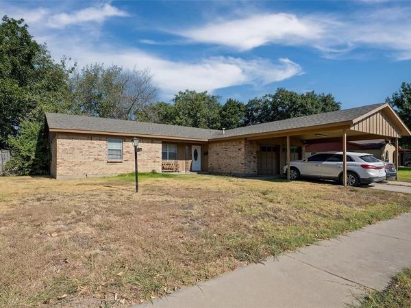 800 Ruidoso Drive, Saginaw, TX 76179
