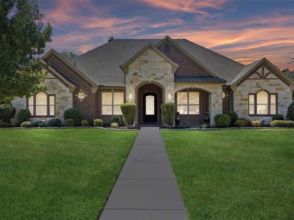 2526 Fruitland Avenue, Farmers Branch, TX 75234